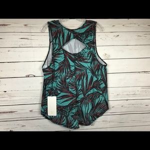 lululemon athletica Tops - Lululemon Palm Lace Tofino Sculpt Tank, Size 12 lululemon athletica Tops - Lululemon Palm Lace Tofino Sculpt Tank, Size 12